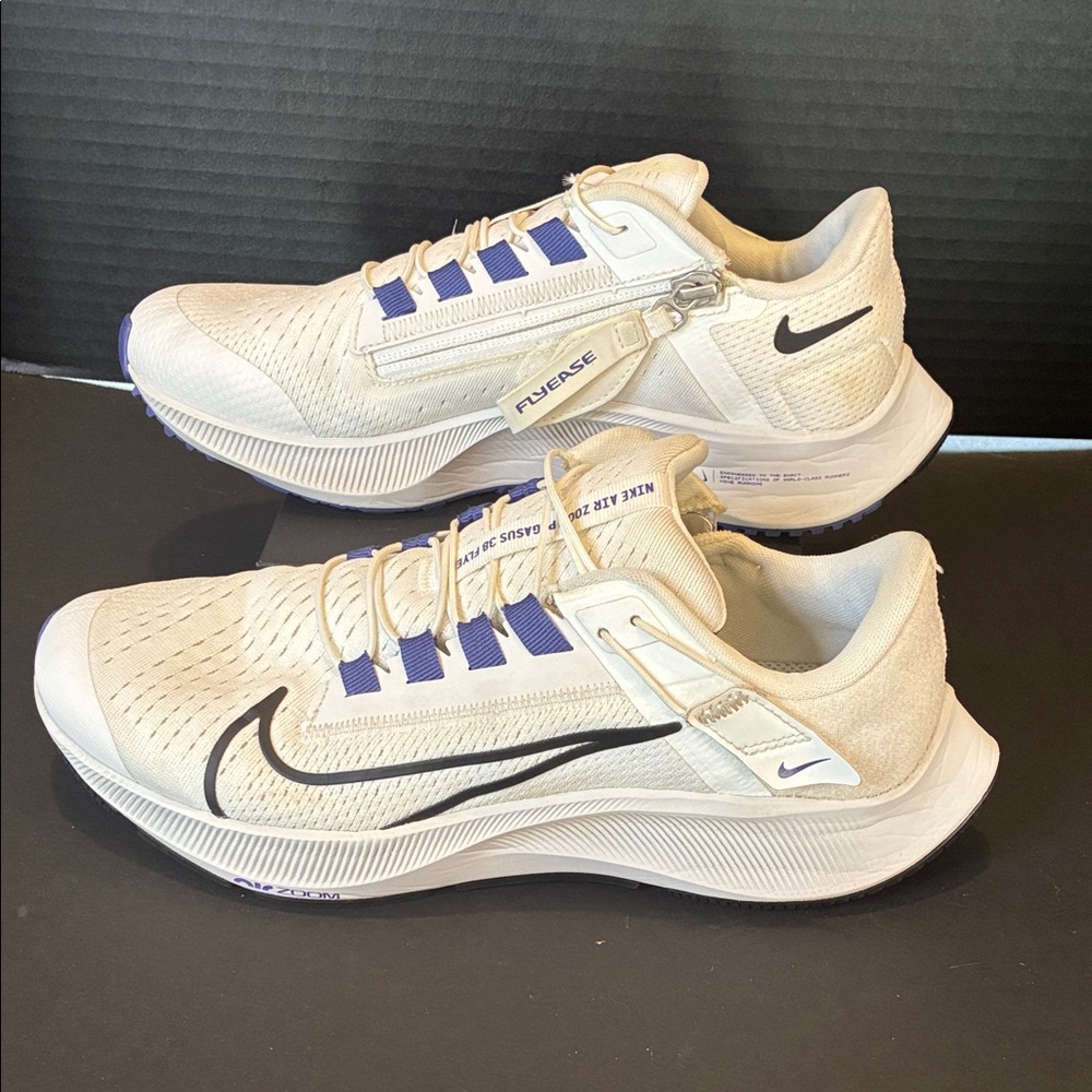 Nike Air Zoom Pegasus Flyease 38 White and Purple Athletic Shoes 👟 size 8